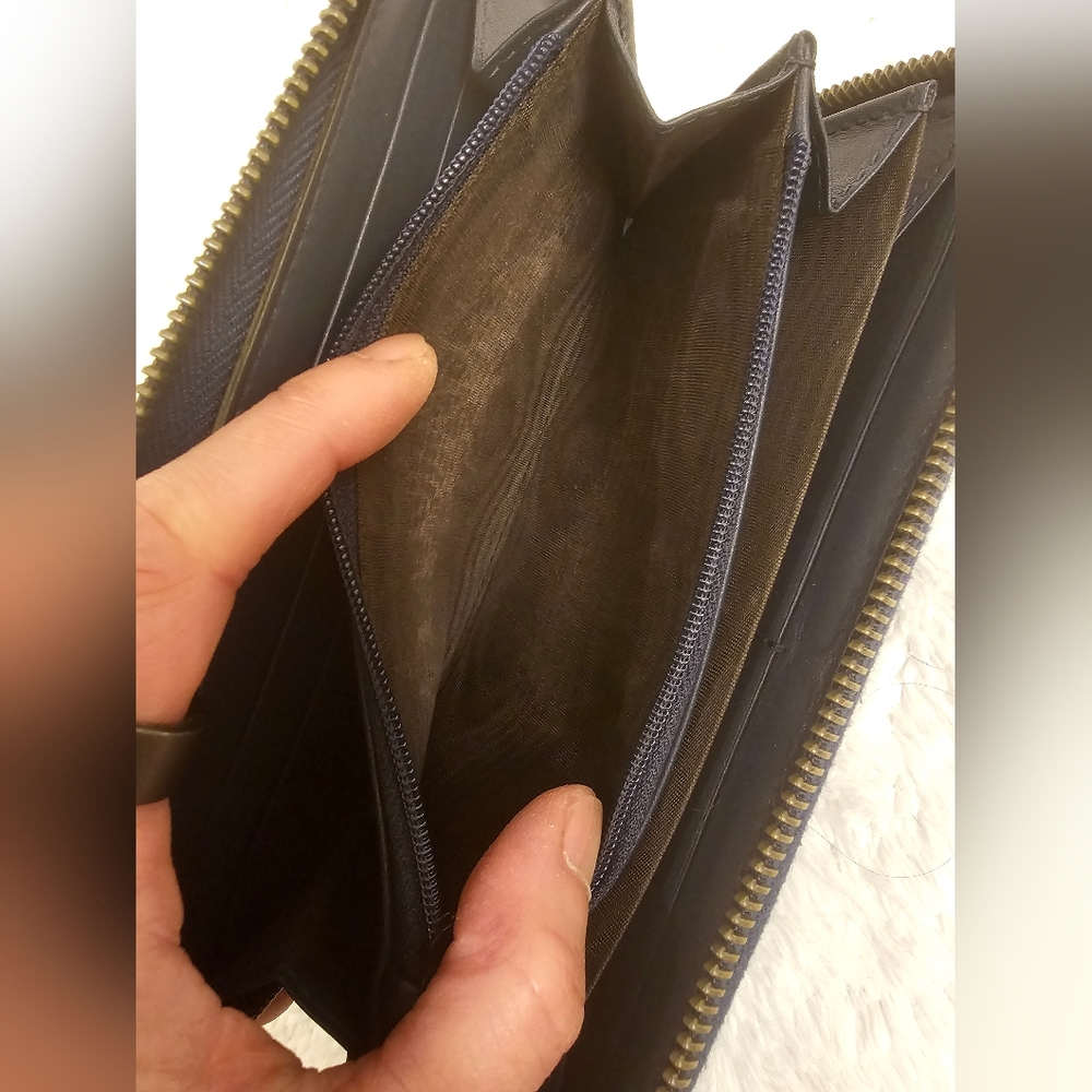 GUCCI Long Wallet with Pearl Embellishments - Picture 12 of 14